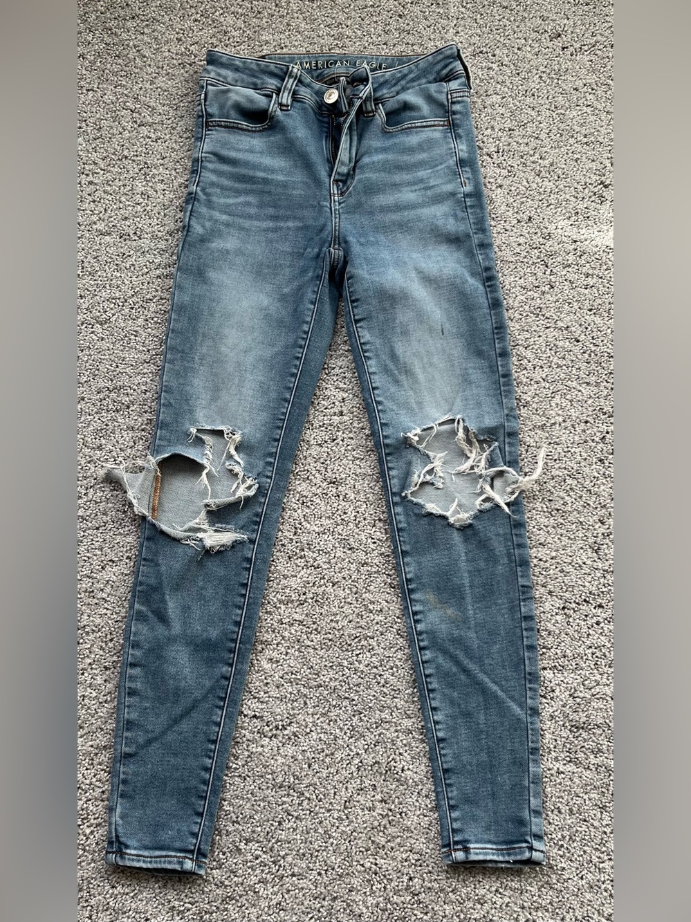 American Eagle Outfitters Light Blue Distressed Skinny Jeans